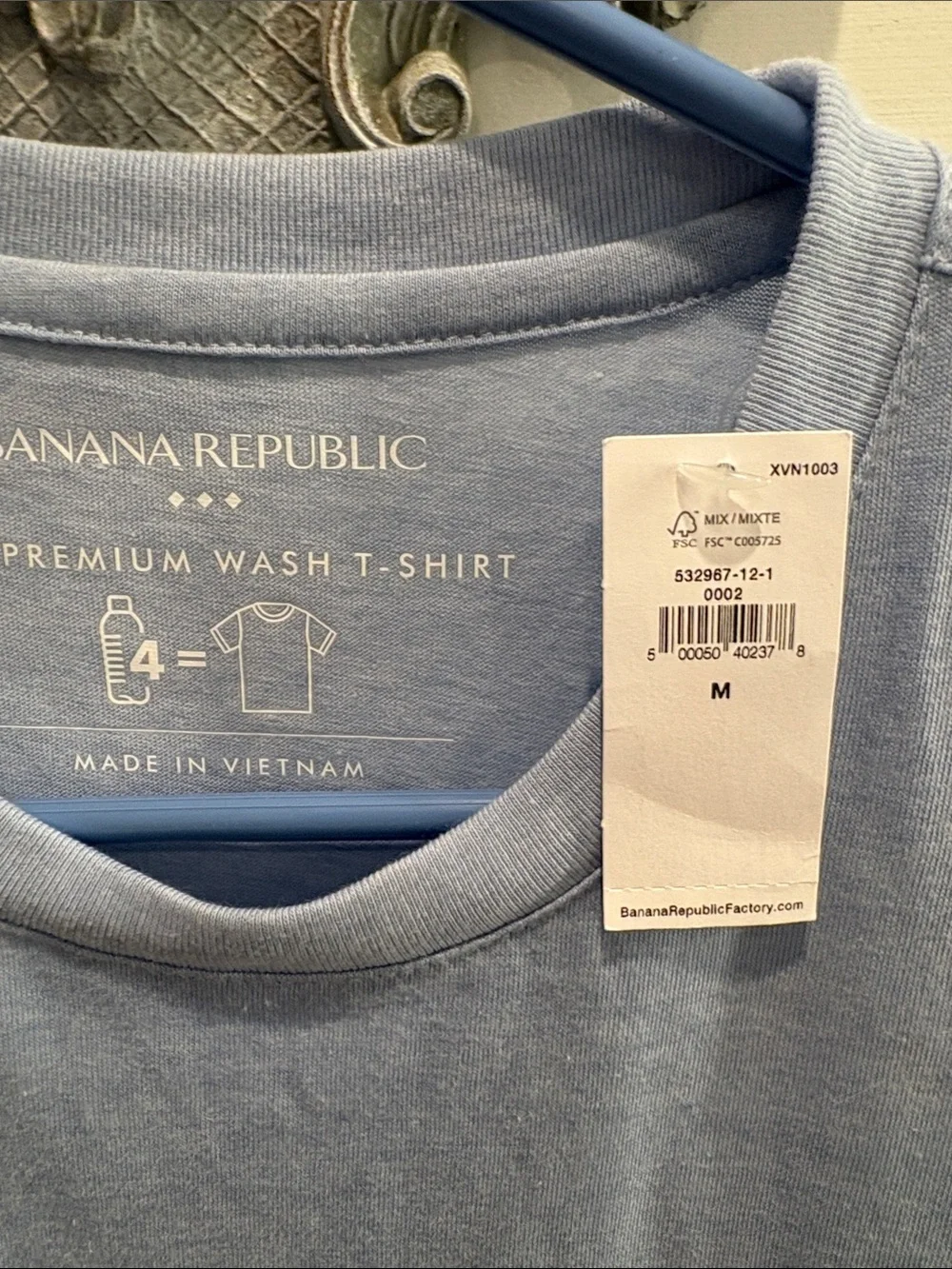 Banana Republic Men's Pale Blue Crew Neck Tee